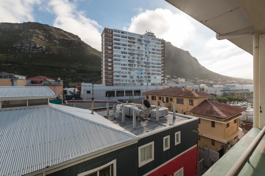 To Let 1 Bedroom Property for Rent in Muizenberg Western Cape